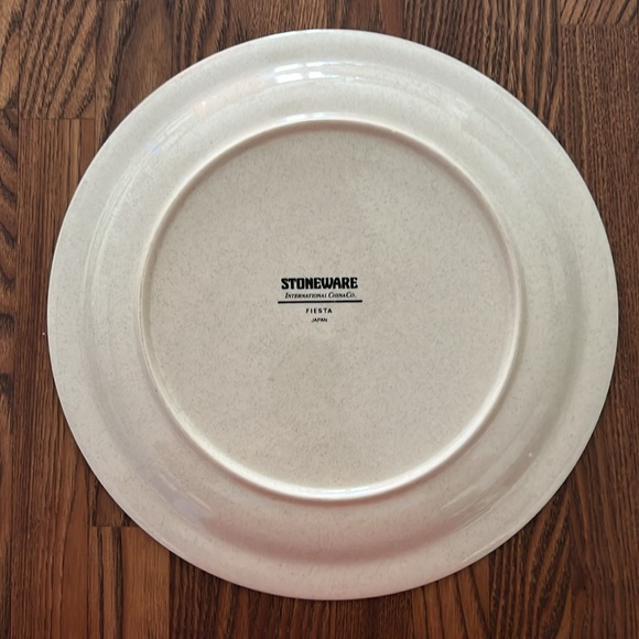 Vintage find stoneware FIESTA pattern is made in Japan - Picture 2 of 3